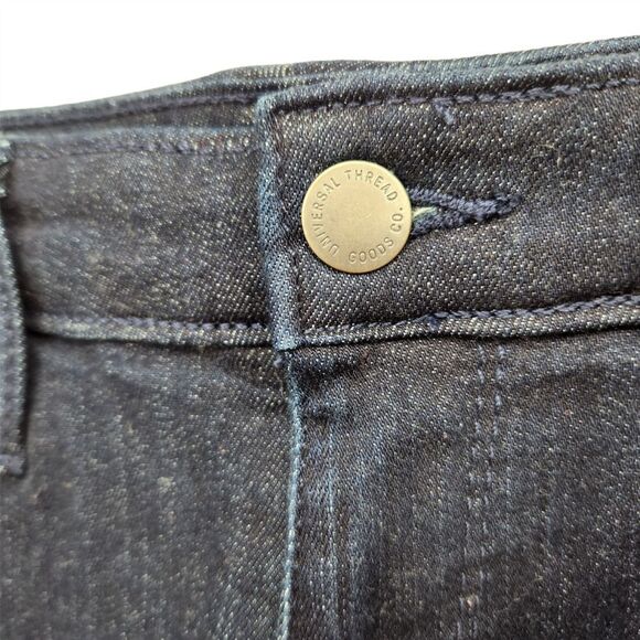 Universal Thread Mid Rise Denim Short Shorts Size 6 Cuffed Pockets Dark Wash - Picture 4 of 7